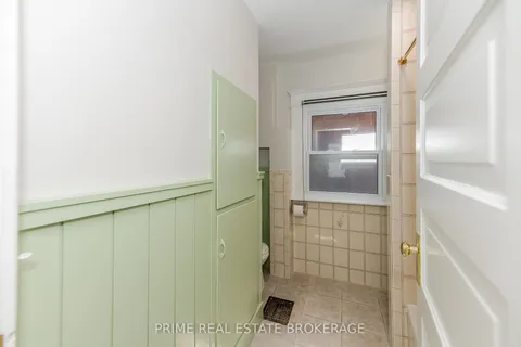 35 Yale St, London, ON N6A 3Y3