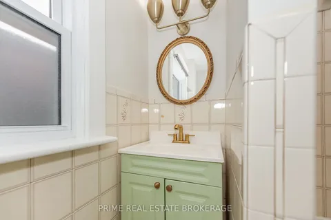 35 Yale St, London, ON N6A 3Y3