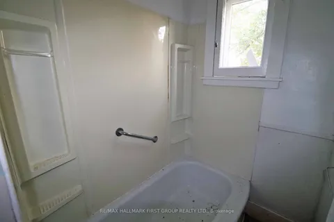 421-423 Minnie Ave, Tweed, ON K0K 3J0