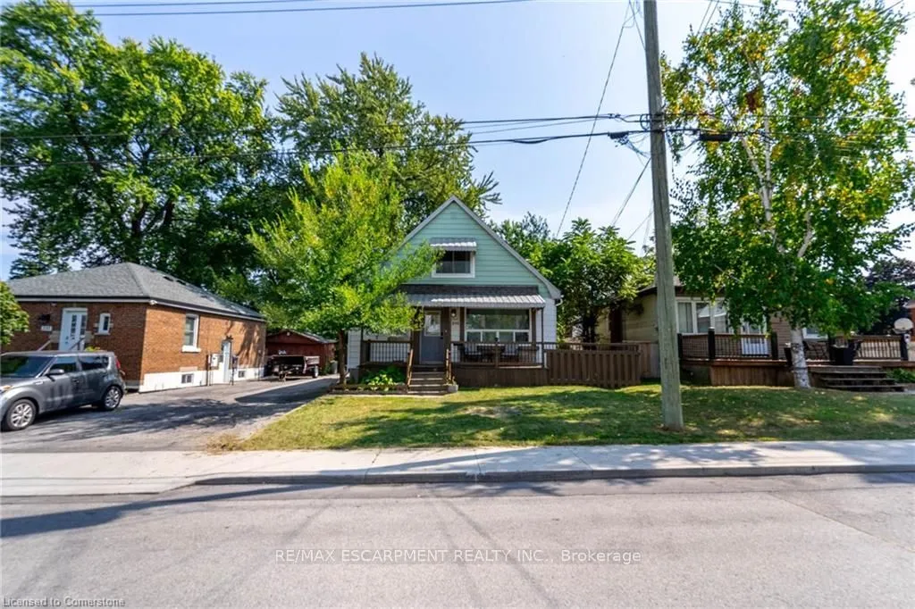 239 EAST 22ND St, Hamilton, ON L8V 2V8