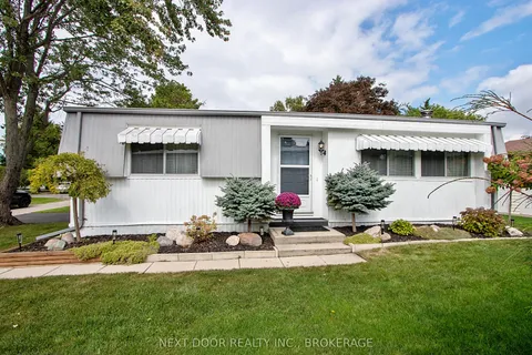 208 Biltmore Drive, South Huron, ON N0M 1T0