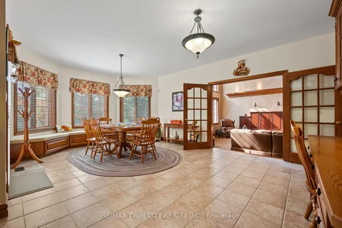 375 River Oak Pl, Waterloo, ON N2K 3N8