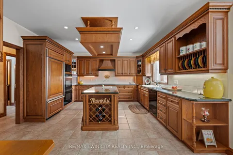 375 River Oak Pl, Waterloo, ON N2K 3N8