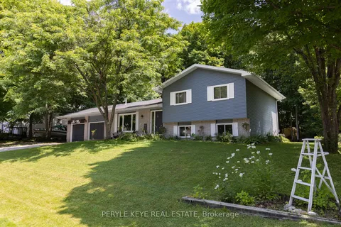 100 Meadow Heights Dr, Bracebridge, ON P1L 1A4