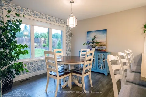 24 Liberty Cres, Quinte West, ON K8V 0G2