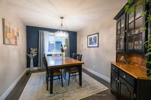24 Liberty Cres, Quinte West, ON K8V 0G2