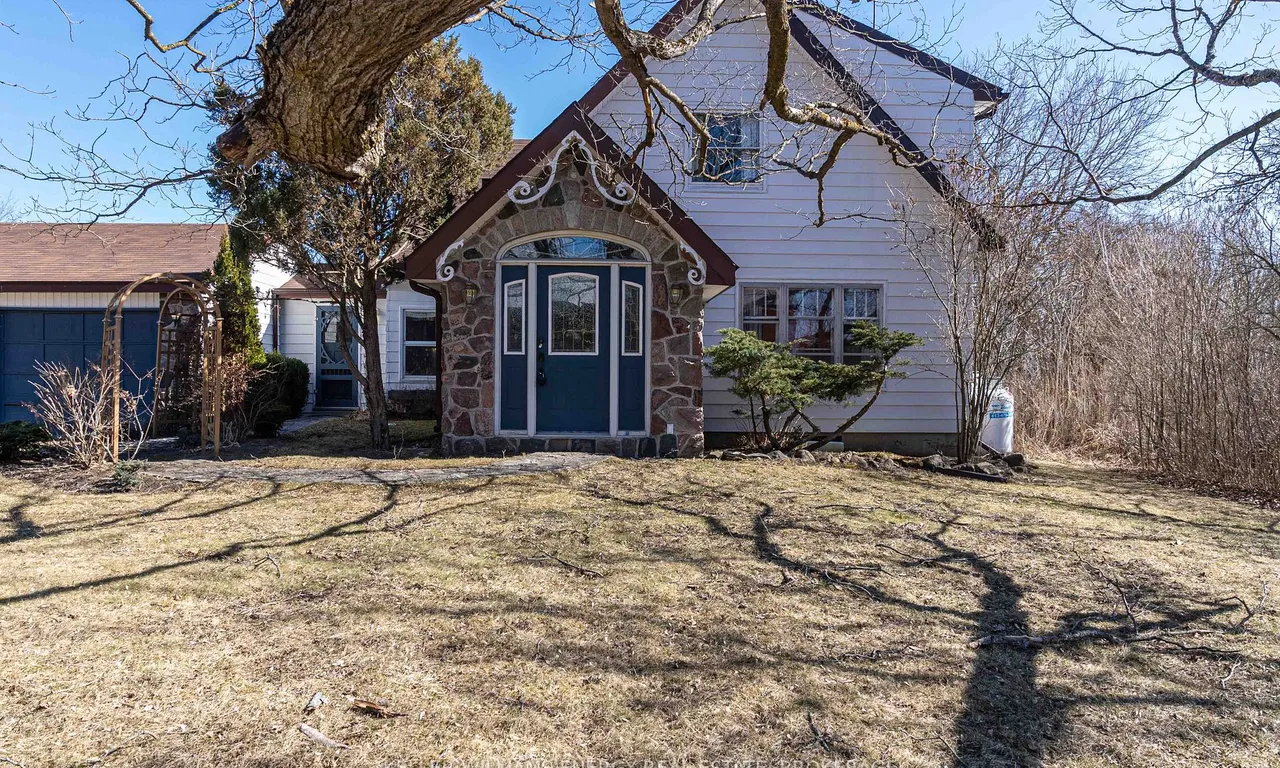 2442 Rapids Rd, Tweed, ON K0K 3J0