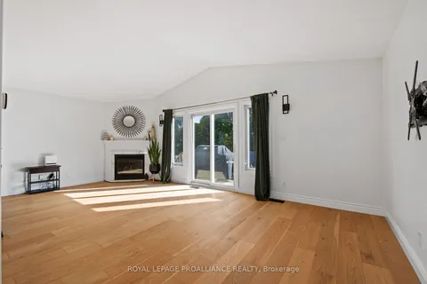 1494 Sierra Ave, Kingston, ON K7P 3H4