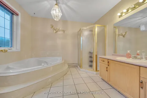 244 Candlewood Dr, Hamilton, ON L8J 3P6