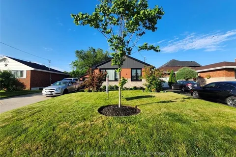 3 Pleasant Ave, Hamilton, ON L8G 2L1