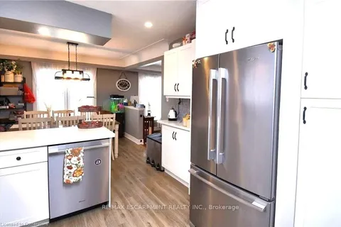 3 Pleasant Ave, Hamilton, ON L8G 2L1