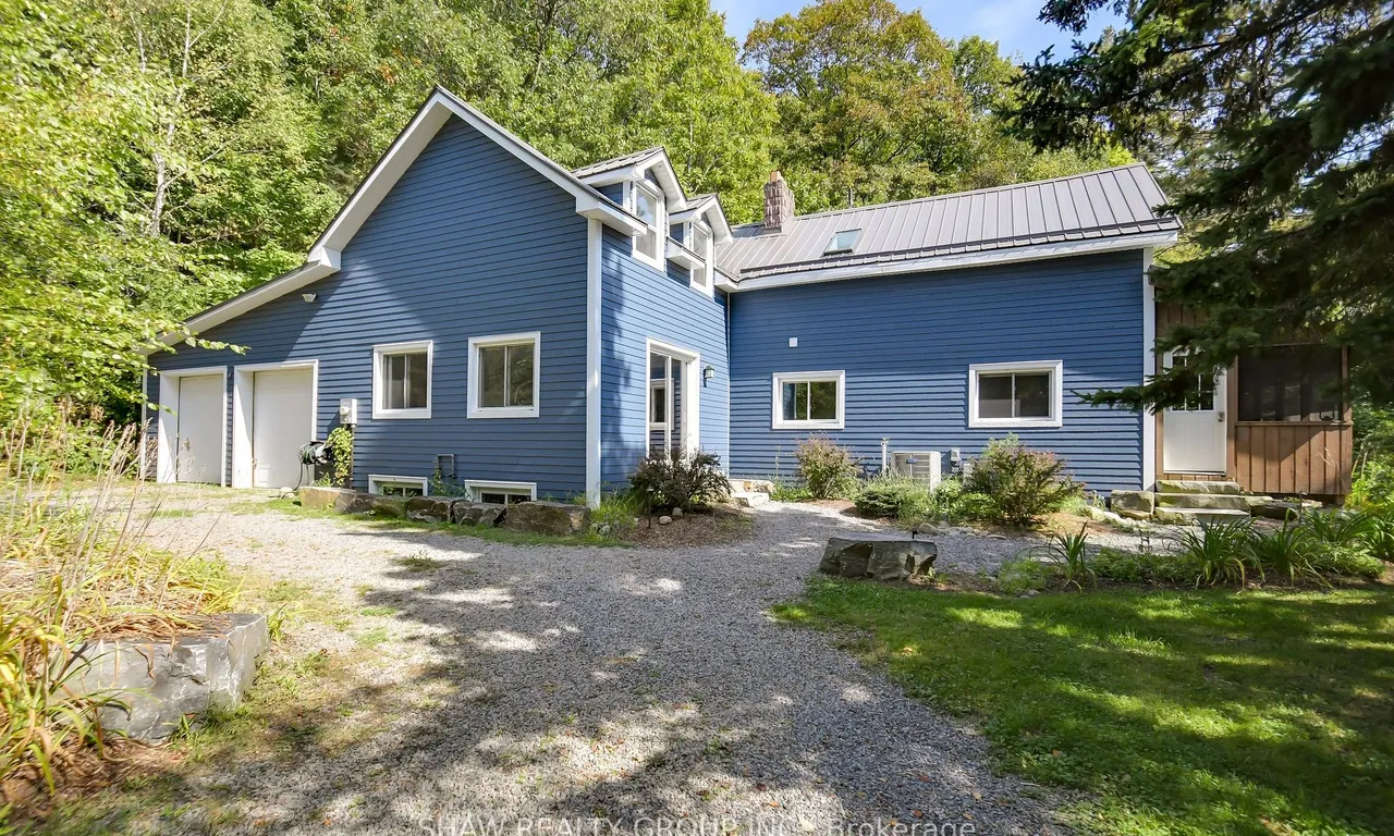 1258 Dwight Beach Rd, Lake of Bays, ON P0A 1H0