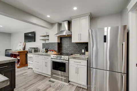 1258 Dwight Beach Rd, Lake of Bays, ON P0A 1H0