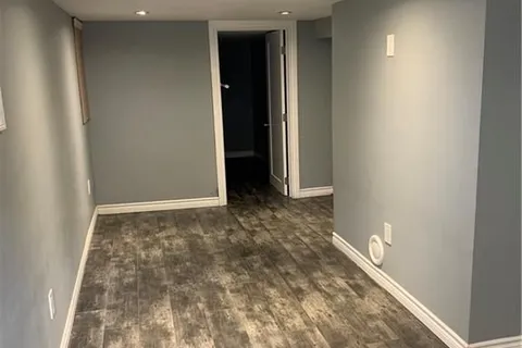 98 East 18th St, Hamilton, ON L9A 4N8