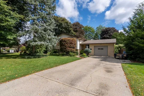 241 Dominion St, Strathroy-Caradoc, ON N7G 3G9