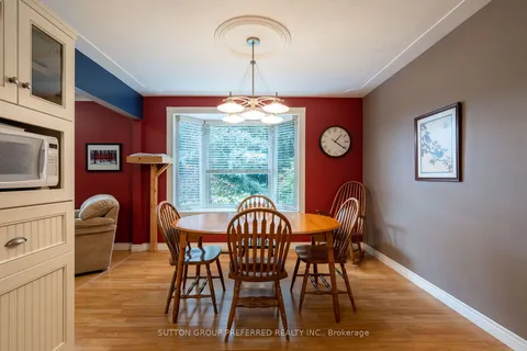 241 Dominion St, Strathroy-Caradoc, ON N7G 3G9