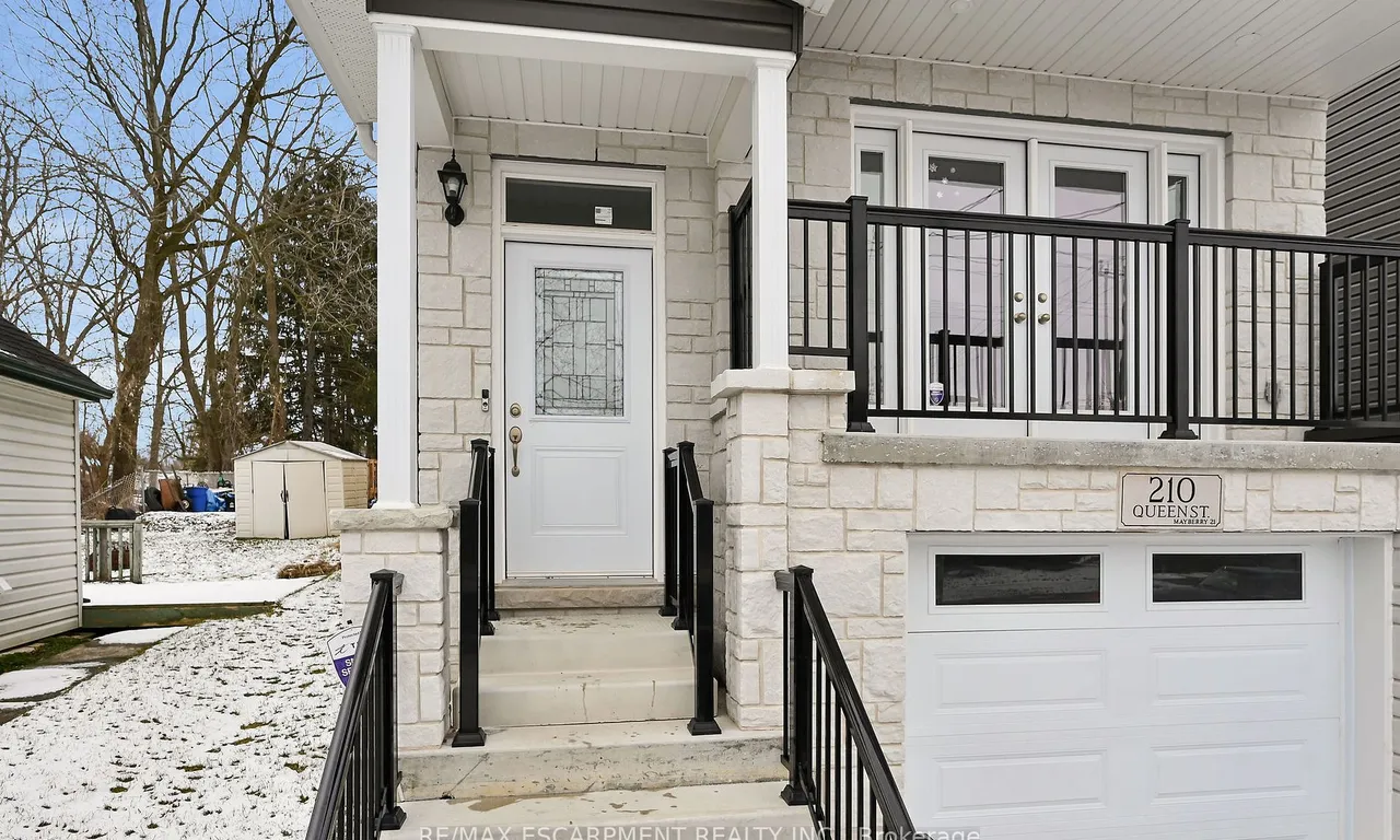 210 Queen St, Norfolk, ON N3Y 3C8