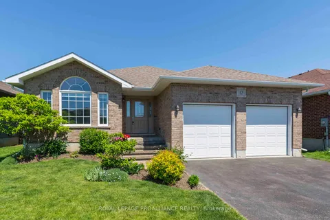 12 Crews Cres, Quinte West, ON K8V 0G3