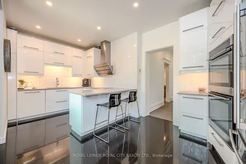 19 Liverpool St, Guelph, ON N1H 2K8