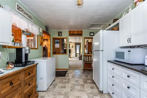 576 LAKESHORE Rd, Haldimand, ON N0A 1P0