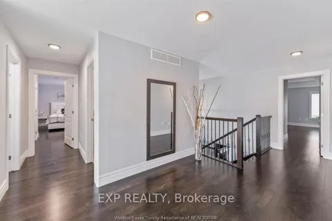6268 Disputed Rd, LaSalle, ON N9H 0E6