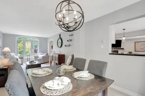 186 General Dr, Kitchener, ON N2K 3S6