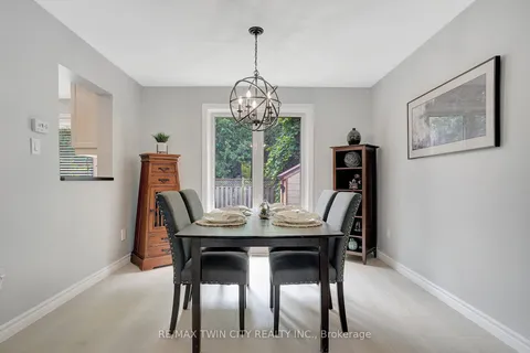 186 General Dr, Kitchener, ON N2K 3S6