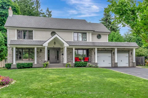 18 St Anns Crt, Hamilton, ON L9G 2C8
