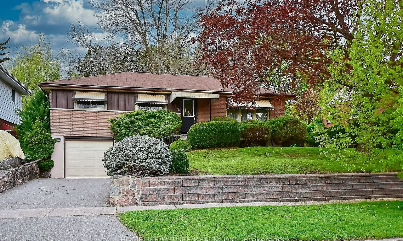 1238 Algonquin Blvd, Peterborough, ON K9H 6N4