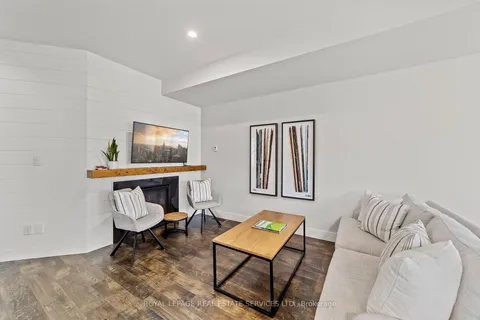 106 Sycamore St, Blue Mountains, ON L9Y 4E2