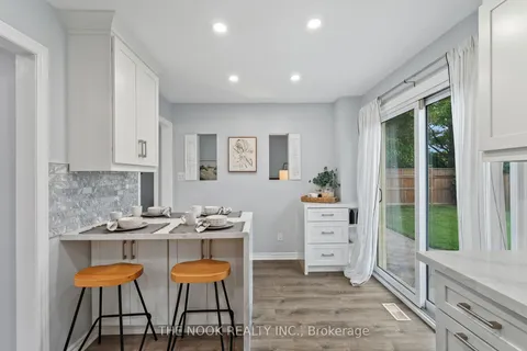 1066 Booth St, Cobourg, ON K9A 5G5