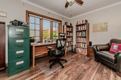 975 Queens Blvd, Kitchener, ON N2M 1B6