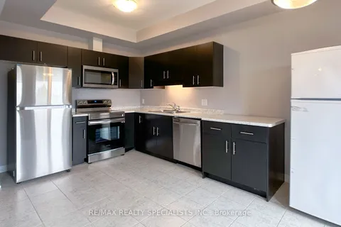 9 BUR OAK Dr, Thorold, ON L2V 0L9