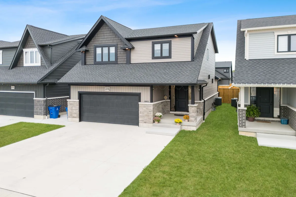 113 Cabot Trail, ON N7L 0G5