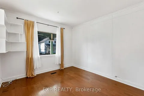 584 Maiden Lane, Peterborough, ON K9H 3V2