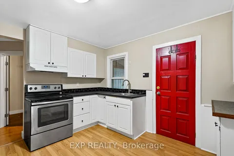 584 Maiden Lane, Peterborough, ON K9H 3V2