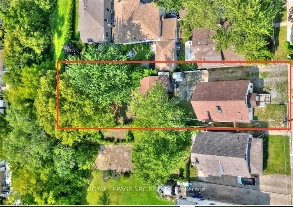 114 Welland St, Thorold, ON L2V 2C1