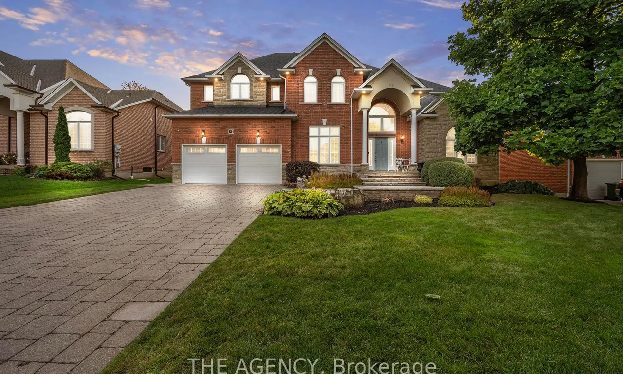 154 Foxridge Dr, Hamilton, ON L9B 5B9