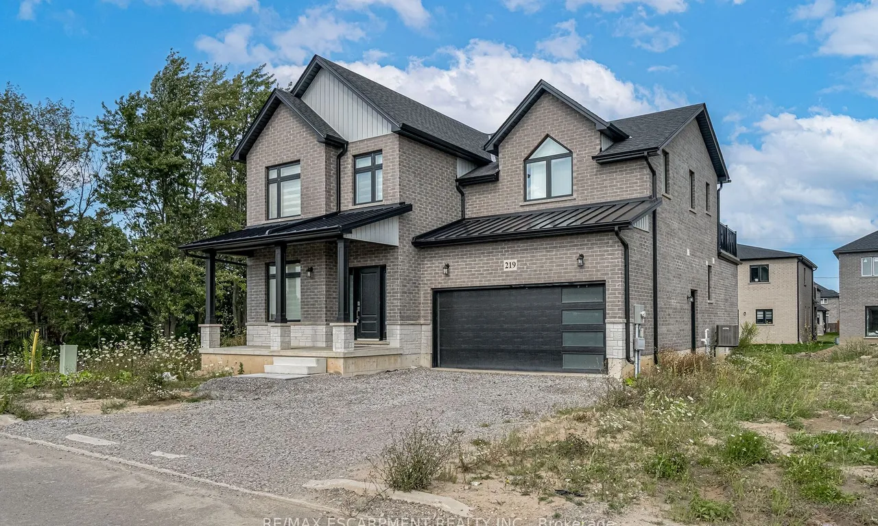 219 KLEIN Circ, Hamilton, ON L9G 3K9