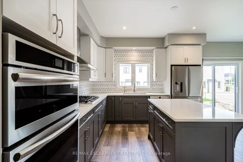 219 KLEIN Circ, Hamilton, ON L9G 3K9