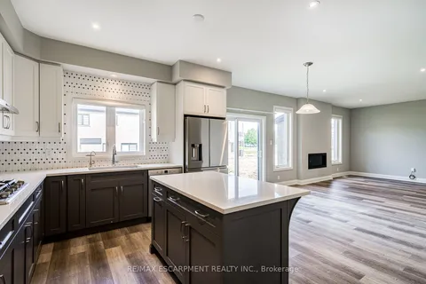 219 KLEIN Circ, Hamilton, ON L9G 3K9