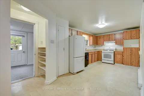 10277 Highway 41, Addington Highlands, ON K0H 1Z0