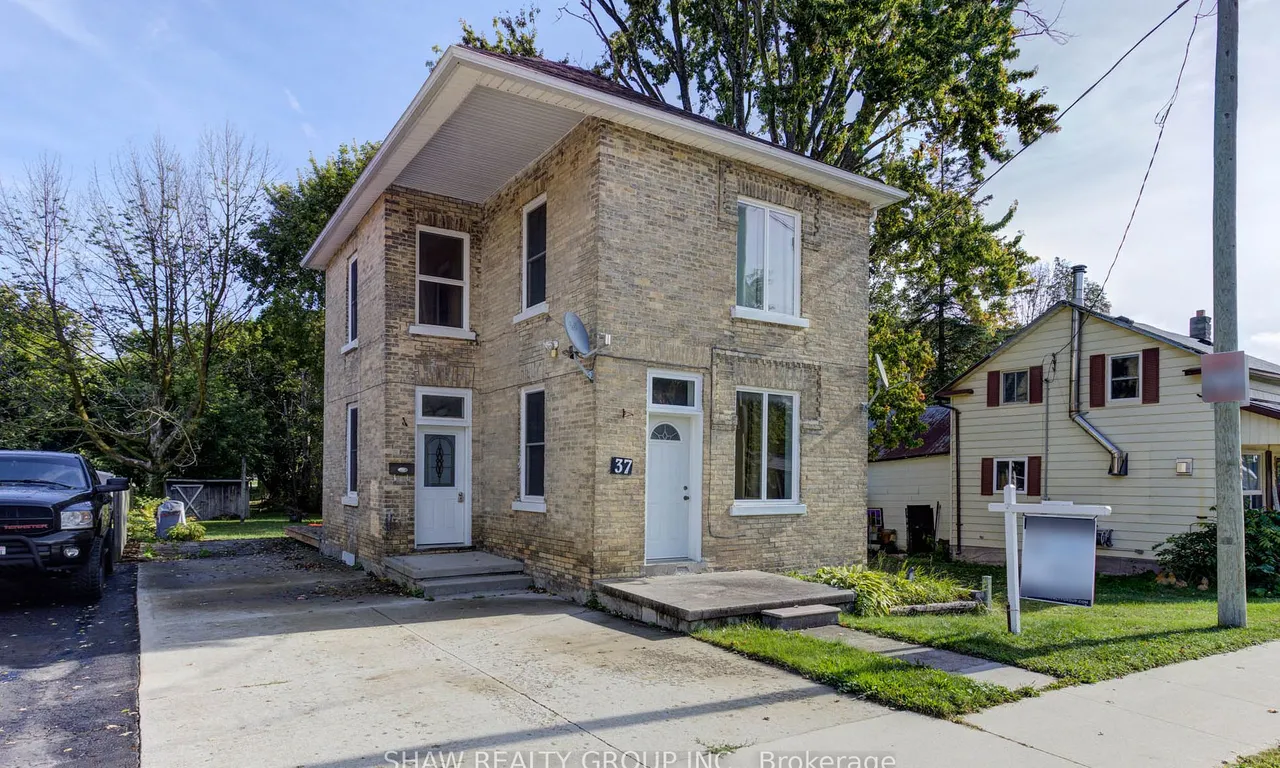 37 Elora St, Minto, ON N0G 1M0