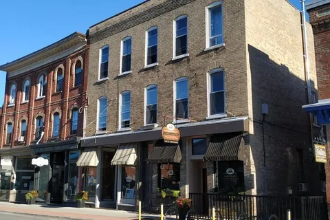 32 King St, Cavan Monaghan, ON L0A 1G0