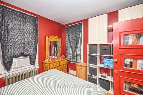 258 Mitchell St, Port Colborne, ON L3K 1Y6