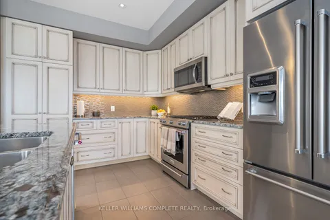 28 Pierre Trudeau Lane, Grimsby, ON L3M 0H3