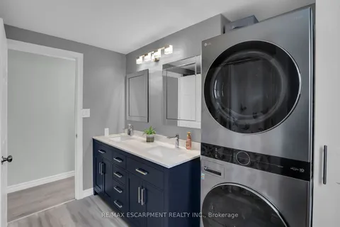 4453 David Lane, Lincoln, ON L3J 0W1