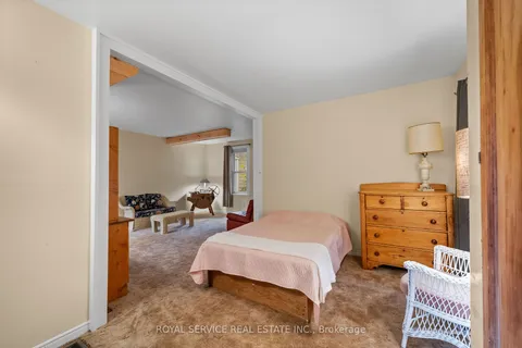 367 Lakeshore Rd, Port Hope, ON L1A 1R2