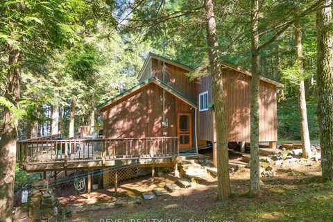 1077 Rignalls Rd, Bracebridge, ON P1L 1X1
