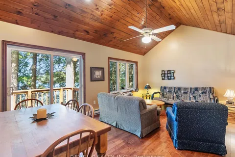 1077 Rignalls Rd, Bracebridge, ON P1L 1X1